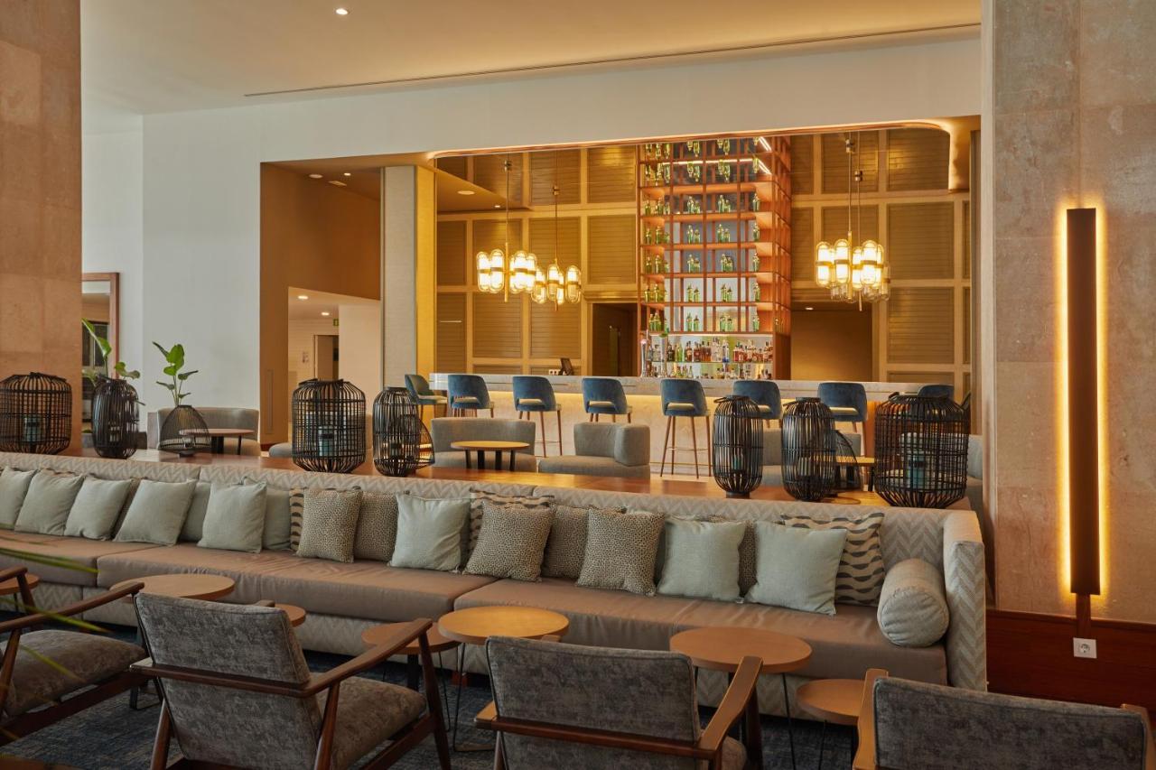 Secrets Lanzarote Resort & Spa - Adults Only Puerto Calero Exteriér fotografie The bar at the hotel