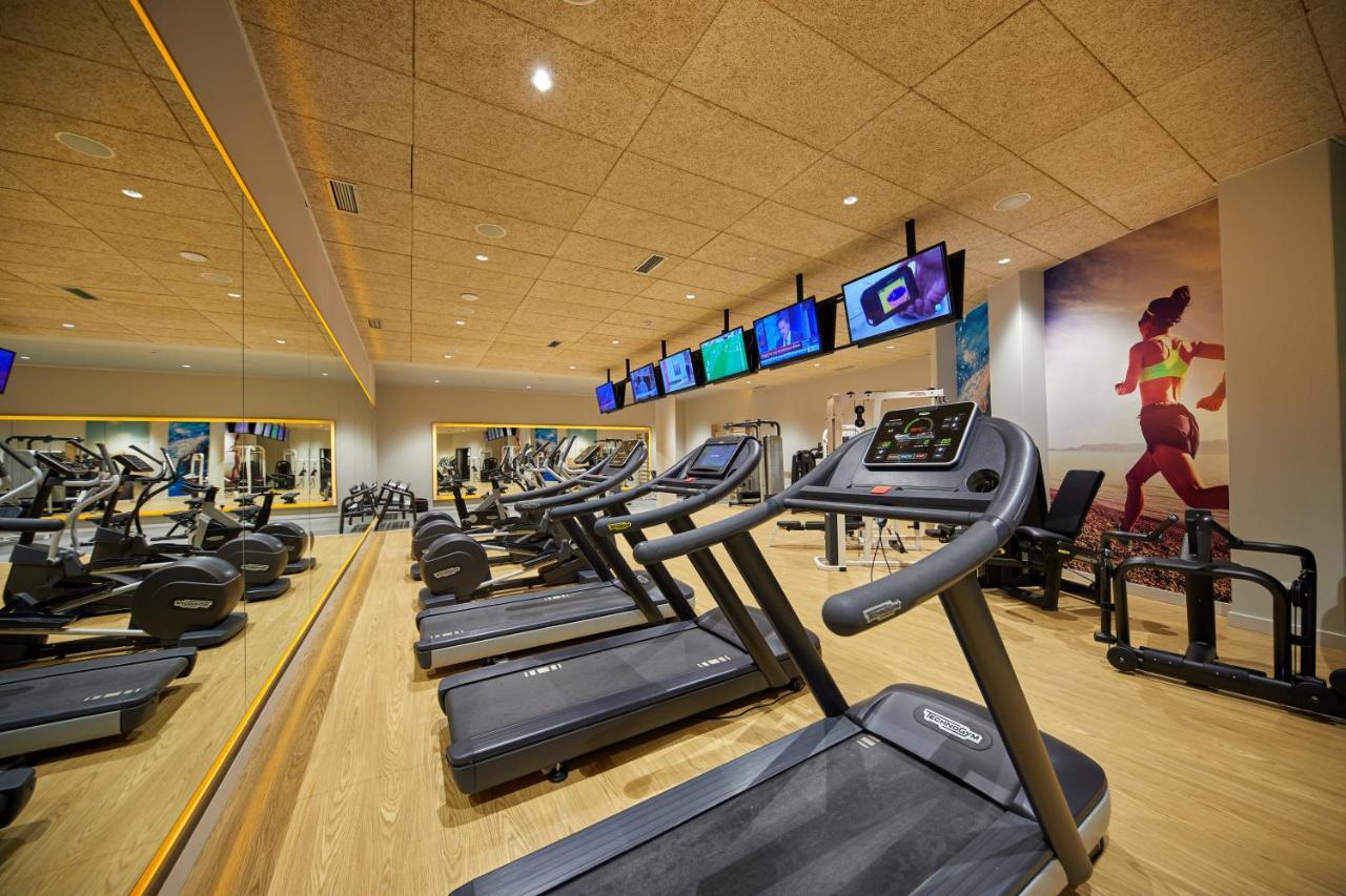Secrets Lanzarote Resort & Spa - Adults Only Puerto Calero Exteriér fotografie The gym at the hotel