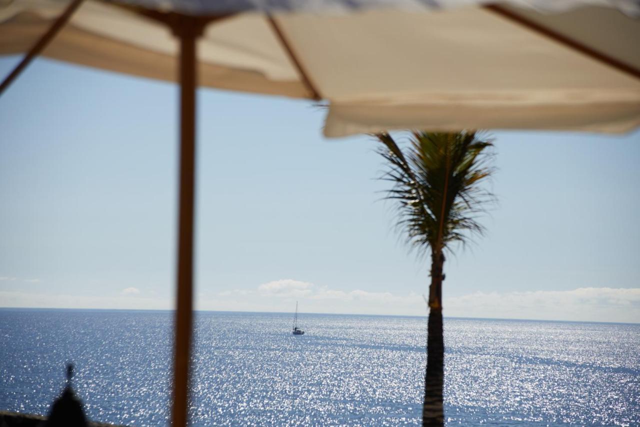 Secrets Lanzarote Resort & Spa - Adults Only Puerto Calero Exteriér fotografie View of the Mediterranean Sea from the hotel